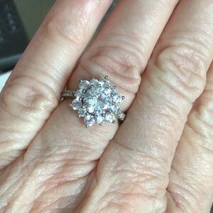 Charmed Aroma S925 silver ring with clear stones